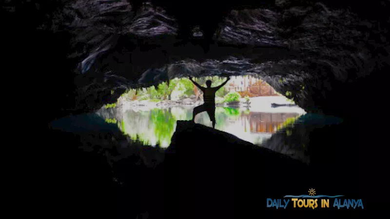Экскурсия в Пещеру Алтынбешик из Алании image 1