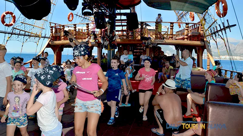 Alanya Grand Troys Pirate Boat Tour image 22