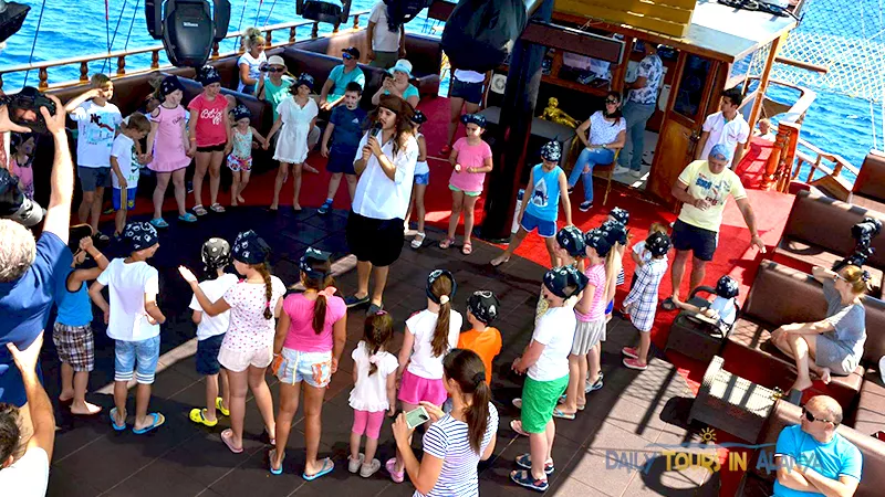 Alanya Grand Troys Pirate Boat Tour image 26