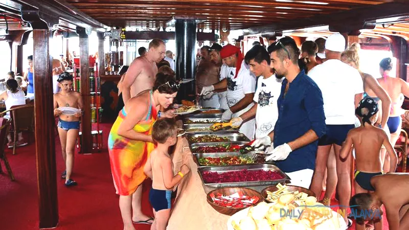 Alanya Grand Troys Pirate Boat Tour image 32