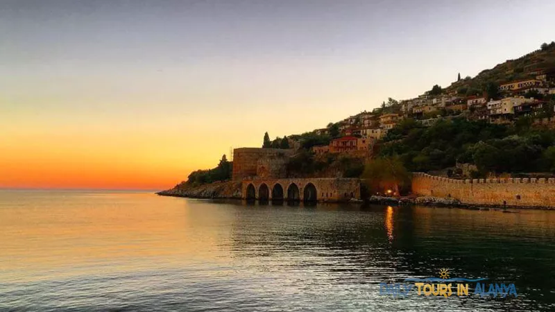 Alanya Starcraft Sunset Boat Tour image 3