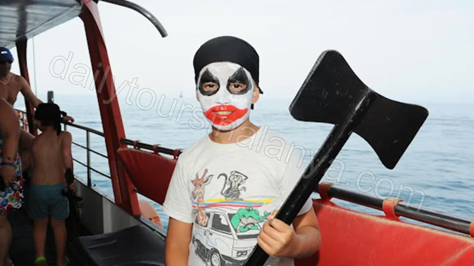 Alanya Pirate Boat Tour photo 1