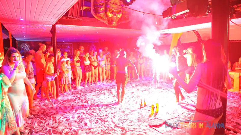 Alanya All Inclusive Night Party Boat Tour image 9