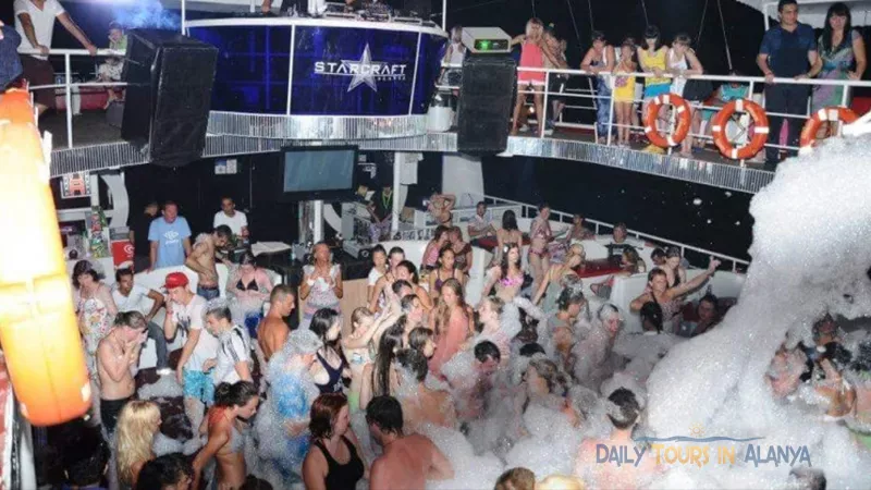 Alanya Starcraft Night Party Boat Tour image 2