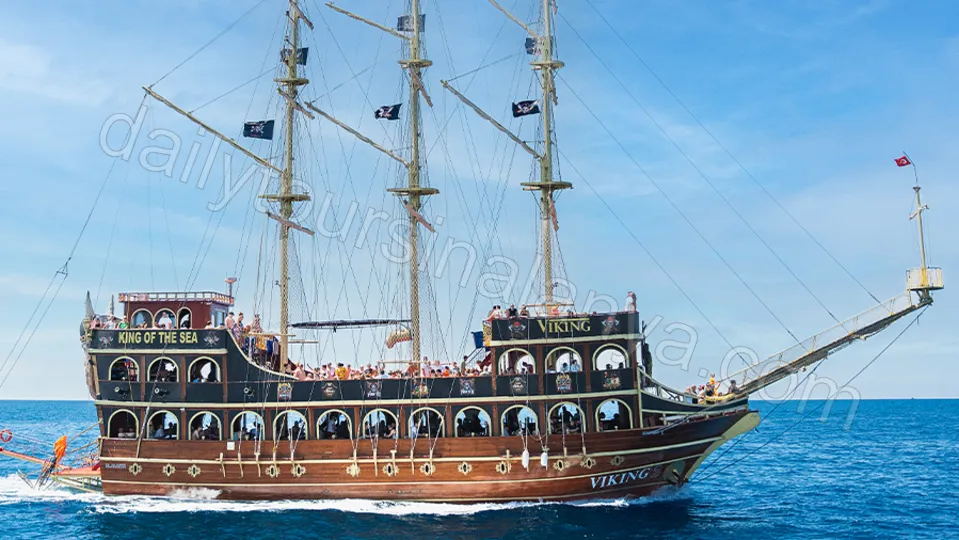 Alanya Viking Gün Batımı Tekne Turu