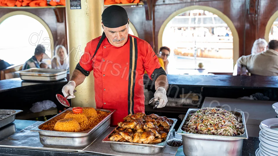 Vikingbåt Vid Solnedgången I Alanya photo 3