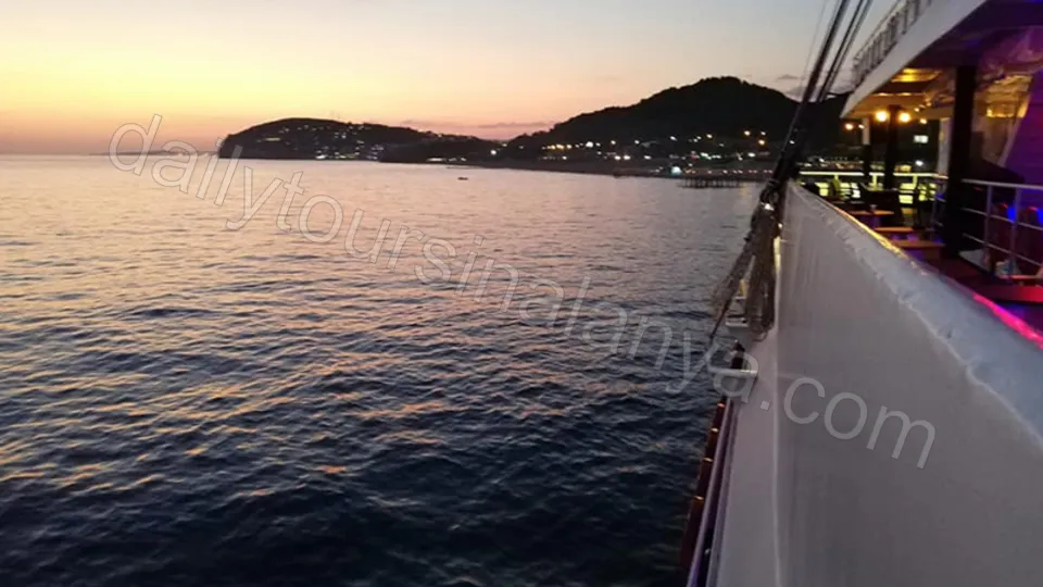 Alanya Starcraft Sunset Boat Tour photo 18