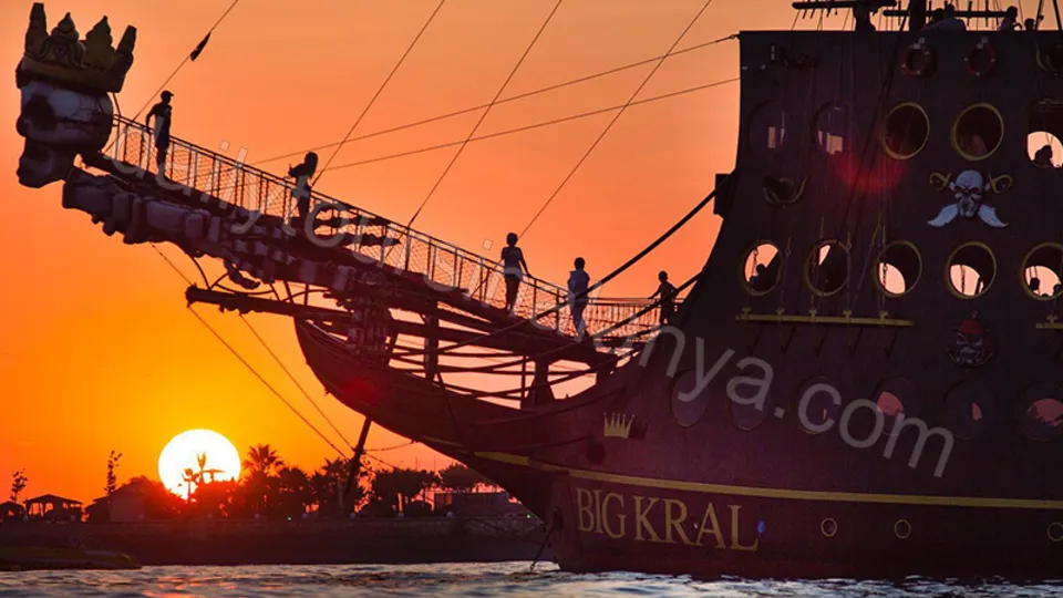 Big Kral Sunset Boat Tour photo 0