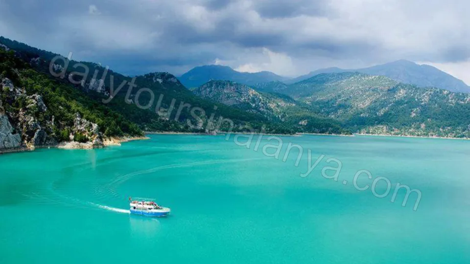 Green Canyon Boat Tour photo 9