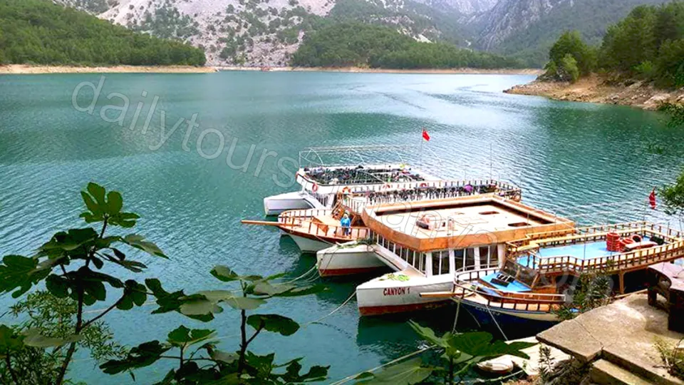 Green Canyon Boat Tour photo 10