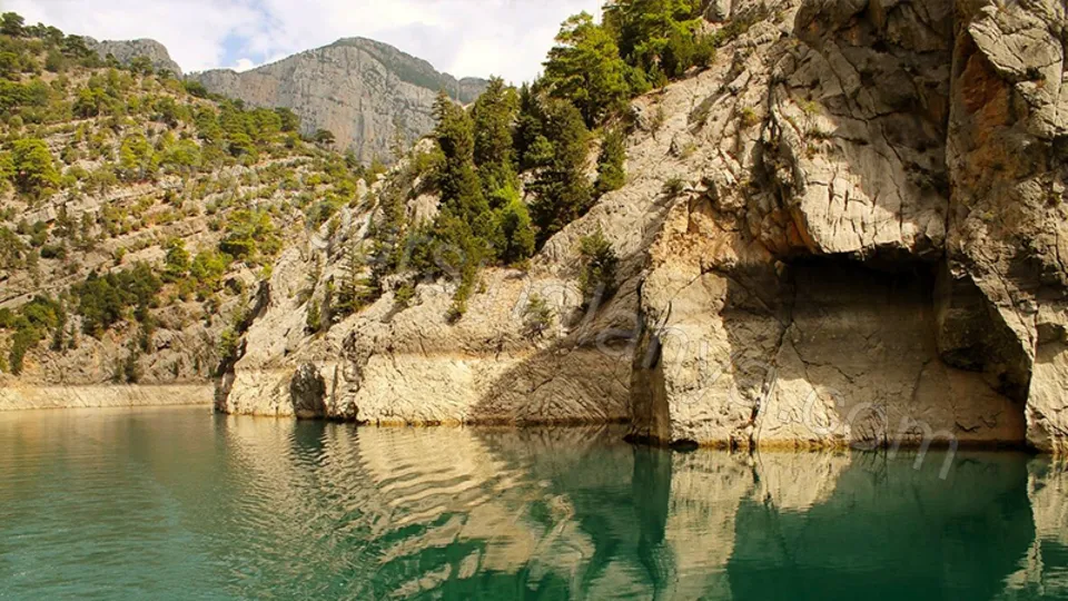 Green Canyon Boat Tour photo 13