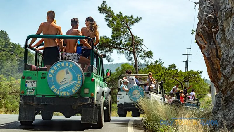 Green Canyon Jeep Safari image 1