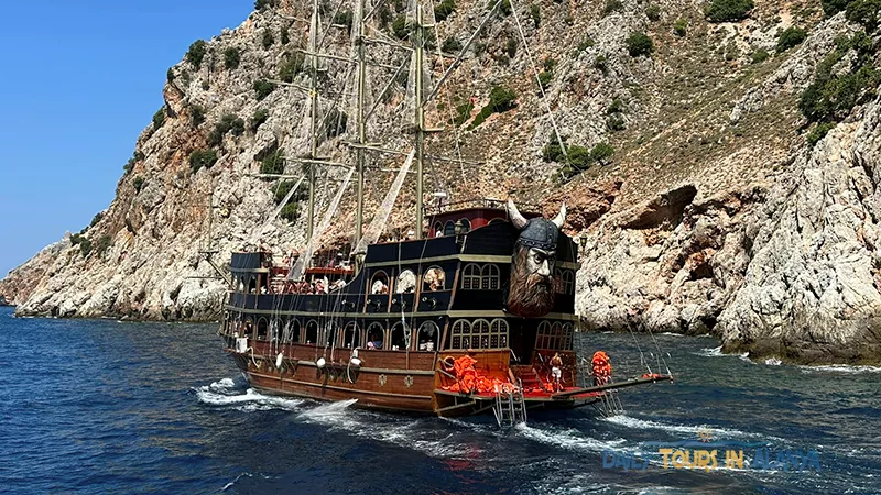 Alanya Viking Sunset Boat Tour image 7