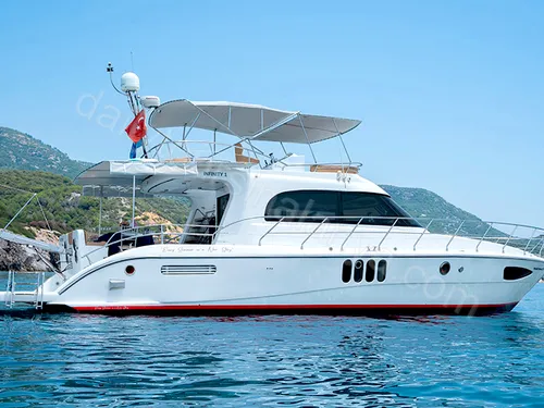 Infinity rental yacht photo