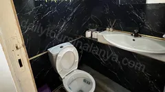 Queen Vip nav photo 9