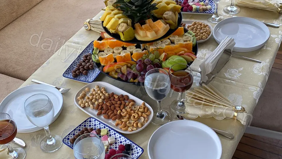 Moonlight Luxury photo 4