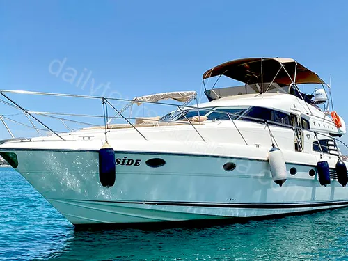 Moonlight Luxury rental yacht photo